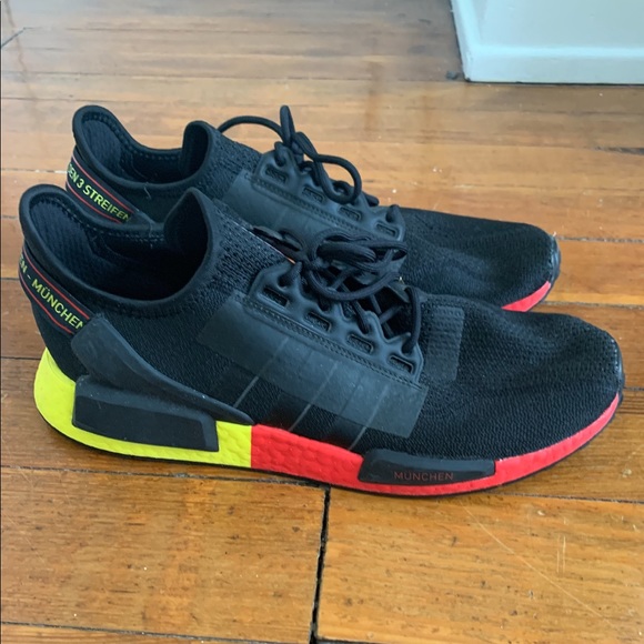 Adidas Originals NMD’s R1.V1 men’s shoes